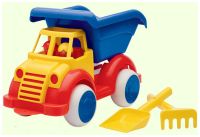 Грузовая машина с 2 фигурками, лопат. и граблями, 35 см (Viking toys)